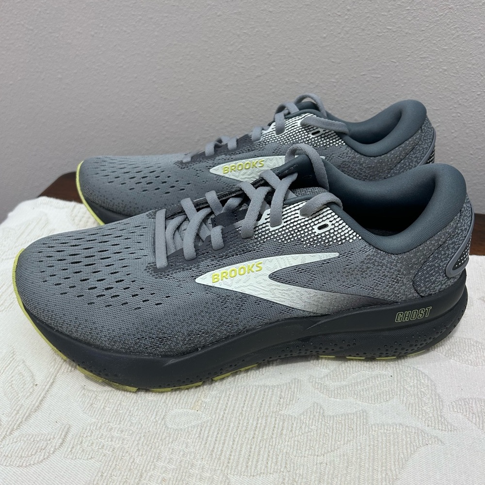 Brooks Ghost 16 Men’s 7.5 EU 40.5 Charcoal and Lime Athletic Shoes, EXCELLENT - Picture 6 of 14